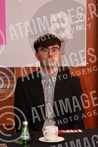 A press conference was held in the Atelje 212 theater to announce the new 2022/2023 season. and the premier that they plan to implement.
U pozoristu Atelje 212 odrzana je onferencija za medije povodom najave nove sezone 2022/2023. i premijera koje A press conference was held in the Atelje 212 theater to announce the new 2022/2023 season. and the premier that they plan to implement.
U pozoristu Atelje 212 odrzana je onferencija za medije povodom najave nove sezone 2022/2023. i premijera koje