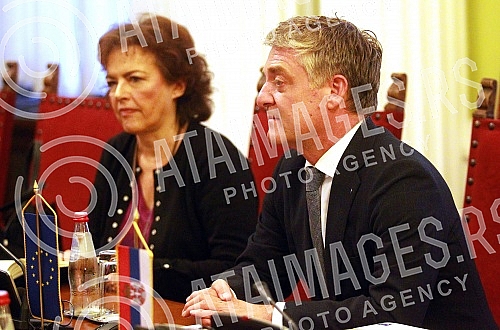 People's deputies of the Green-Left Club - Ne davimo Beograd - Moramo, Jelena Jerinic and Djordje Pavicevic met with the head of the Council of Europe office in Belgrade Tobias Flesenkemper and the deputy head of the office Nadia Cuk.
Narodni poslan People's deputies of the Green-Left Club - Ne davimo Beograd - Moramo, Jelena Jerinic and Djordje Pavicevic met with the head of the Council of Europe office in Belgrade Tobias Flesenkemper and the deputy head of the office Nadia Cuk.
Narodni poslan