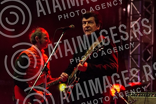 On Women's Day, March 8, the pop-rock band Bajaga and Instructors held a free concert in the low square of King Milan.
Na Dan zena, 8. marta, pop-rok grupa Bajaga i instruktori odrzala je besplatan koncert na niskom trgu Kralja Milana. On Women's Day, March 8, the pop-rock band Bajaga and Instructors held a free concert in the low square of King Milan.
Na Dan zena, 8. marta, pop-rok grupa Bajaga i instruktori odrzala je besplatan koncert na niskom trgu Kralja Milana.