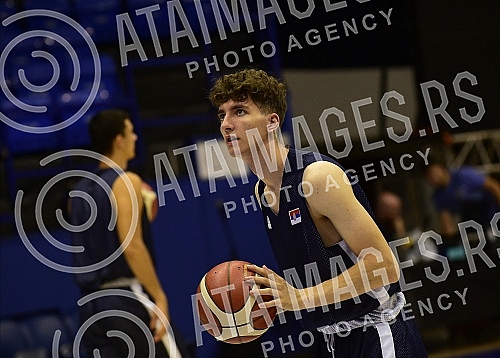 Belgrade basketball clinic Dusan Ivkovic, organized by the Association of Basketball Coaches of Serbia, is held at the Ranko Zeravica Sports Hall in New Belgrade.Beogradska kosarkaska klinika Dusan Ivkovic u organizaciji Udruzenje kosarkaskih trene