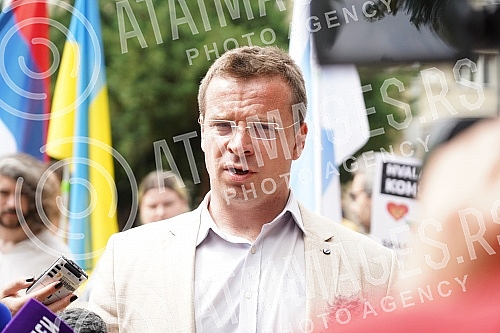 An informal group of citizens An informal group of citizens