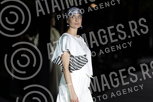 On the occasion of marking thirty years of MS Click, she paid tribute to one of the most important domestic fashion designers to the recently deceased, legendary fashion designer Aleksandar Joksimovic with a fashion show on the plateau in front of th