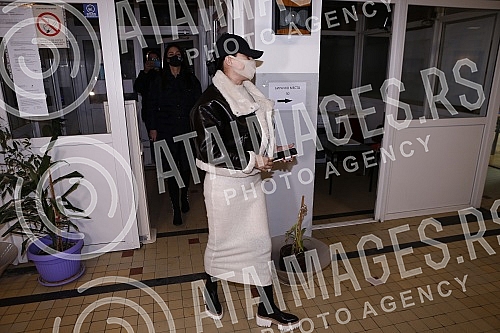 Svetlana Ceca Raznatovic and Anastasia Razantovic went out to vote in the republican referendum on changing the Constitution, in the part related to justice.Svetlana Ceca Raznatovic i Anastasija Razantovic su izasle da glasaju na republickom refere