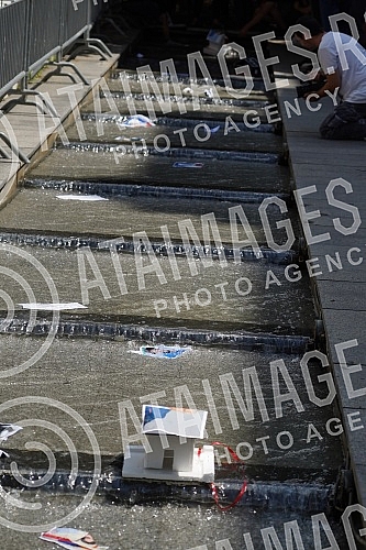 In front of the fountain on Andricev venac, a performance by organizations gathered around the 