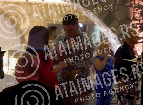 Saban Saulic's grandson, Anderlecht football player Luka Adzic and his wife Aleksandra became parents yesterday, and tonight a celebration was organized in the Topciderac restaurant on the occasion of Lana Adzic's birth.
Unuk Sabana Saulica, fudbale Saban Saulic's grandson, Anderlecht football player Luka Adzic and his wife Aleksandra became parents yesterday, and tonight a celebration was organized in the Topciderac restaurant on the occasion of Lana Adzic's birth.
Unuk Sabana Saulica, fudbale