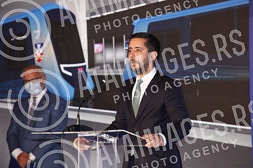 The contractual agreement for the Project of infrastructure construction and filling of the plateau for the metro depot in Makisko polje in Belgrade was signed in the ceremonial hall of the Old Palace.
Ugovorni sporazum za Projekat izgradnje infrast The contractual agreement for the Project of infrastructure construction and filling of the plateau for the metro depot in Makisko polje in Belgrade was signed in the ceremonial hall of the Old Palace.
Ugovorni sporazum za Projekat izgradnje infrast