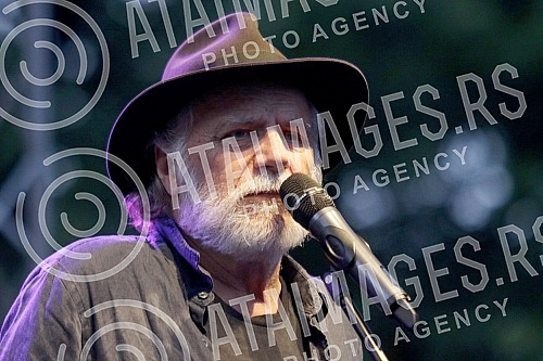 Actor and singer Rade Serbedzija with the accompanying band Zapadni kolodvor held his first concert in Serbia this year in the Botanical Garden in Belgrade, organized by the Association Kultur Explorer, where he presented songs from the album 