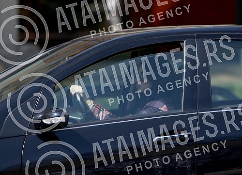 Katarina Lazic comes to the police to give a statement regarding the alleged attack on Sonja Vuksanovic.Katarina Lazic dolazi u policiju da da izjavu povodom navodnog napada Sonje Vuksanovic.