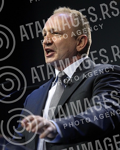 The Assembly of the Party of Freedom and Justice is being held in Kombank Hall.U Kombank dvorani se odrzava Skupstina Stranke slobode i pravde.