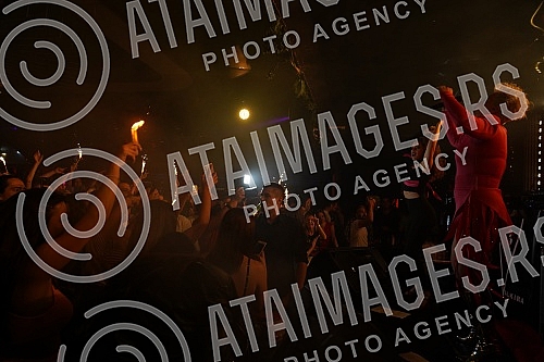 Performance of Indira Levak (Indira ex Colonia) held in raft Port.Nastup Indire Levak na splavu Port.