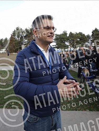 In Tasmajdan Park, People's Party President Vuk Jeremic issued a statement regarding criminal charges against Serbian Prime Minister Ana Brnabic and Ministers Zorana Mihajlovic and Irena Vujovic in connection with plans to open a Rio Tinto lithium mi