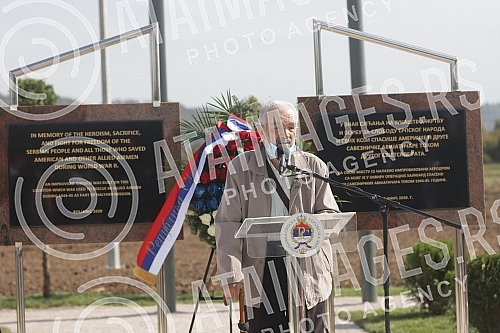 By laying wreaths at the memorial plaque at the site of the improvised airport from which 60 Allied airmen were rescued during 1944 and 1945, the commemoration of the 76th anniversary of Operation Halliard began in Boljanica near Doboj.Polaganjem v