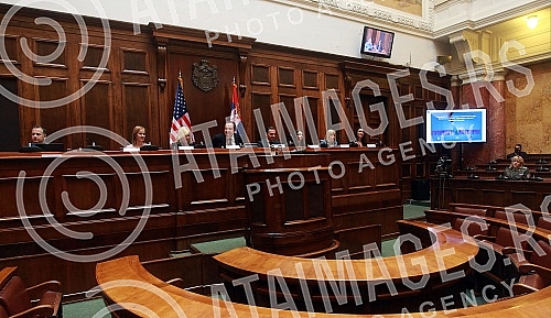 In the small hall of the House of the National Assembly, a conference was held on the topic: National research on the factors that contribute to the effect of the glass ceiling for women in business.U maloj sali Doma Narodne skupstine odrzana je ko