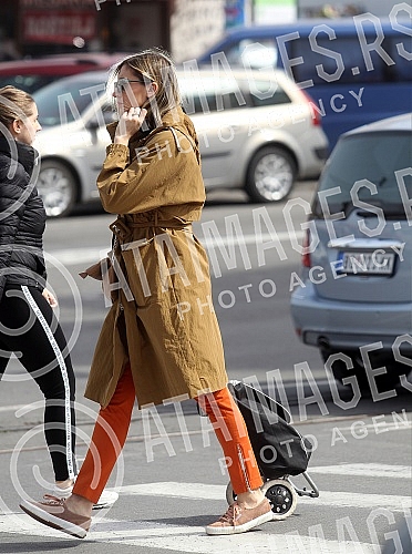 Because of the coronavirus, Belgrade markets operate three days a week on Thursdays, Fridays and Saturdays.
Zbog korona virusa pijace u Beogradu rade tri dana nedeljno, cetvrtakom, petakom i subotom. Because of the coronavirus, Belgrade markets operate three days a week on Thursdays, Fridays and Saturdays.
Zbog korona virusa pijace u Beogradu rade tri dana nedeljno, cetvrtakom, petakom i subotom.
