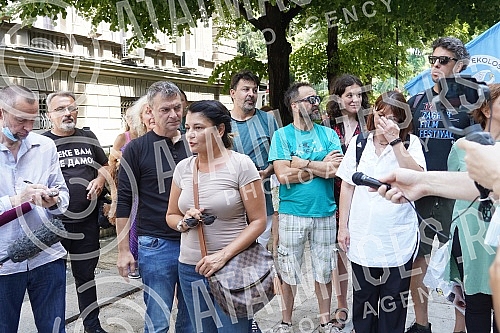 In front of the fountain on Andricev venac, a performance by organizations gathered around the 