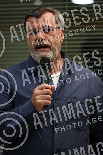The Dusan Bogavac award ceremony was held in the Media Center.
Svecana dodele nagrade Dusan Bogavac odrzana je u Medija centru.
The Dusan Bogavac award ceremony was held in the Media Center.
Svecana dodele nagrade Dusan Bogavac odrzana je u Medija centru.