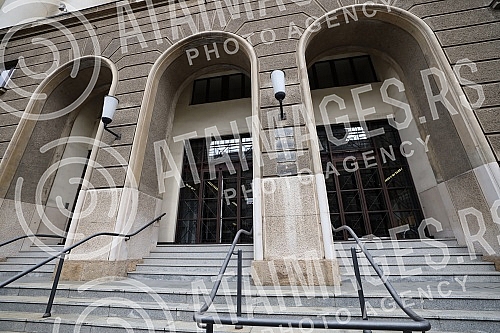 The Ajmo ljudi coalition organized a press conference in front of the Administrative Court on the occasion of the violation of the law by the GIK, which did not decide on the complaints within the legal deadline.Koalicija Ajmo ljudi je organizovala