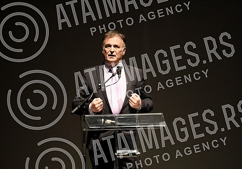 In the Youth center, a group of excluded members of the Democratic party organized a gathering of 