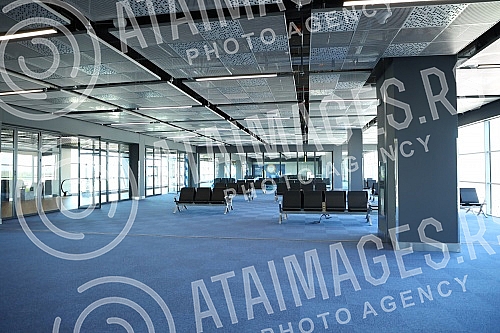 At the Nikola Tesla Airport, on the occasion of the opening of the newly built part of the passenger terminal, the General Manager of Belgrade Airport, Francois Berisot, addressed the audience.
Na aerodromu Nikola Tesla povodom otvaranja novoizgrad At the Nikola Tesla Airport, on the occasion of the opening of the newly built part of the passenger terminal, the General Manager of Belgrade Airport, Francois Berisot, addressed the audience.
Na aerodromu Nikola Tesla povodom otvaranja novoizgrad