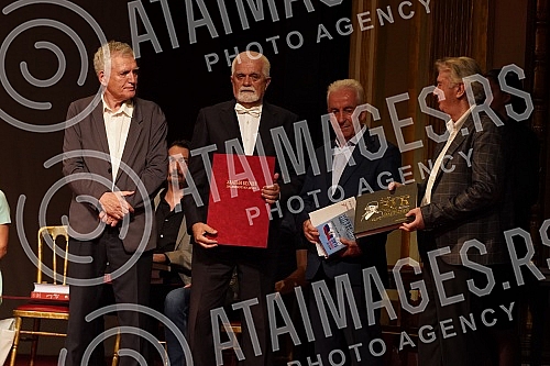 The ceremonial presentation of the 51st Golden Beocug Award and the Charter was held on the Grand Stage of the National Theater.Svecano urucenje 51. nagrade Zlatni Beocug i Povelje odrzano je  na Velikoj sceni Narodnog pozorista.
