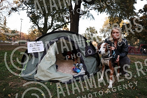 The protest march called No return from Smederevska Palanka to Belgrade arrived in front of the presidency building on October 30, but it does not end there and will continue until someone accepts the activists' demands.Protestni mars pod nazivom N