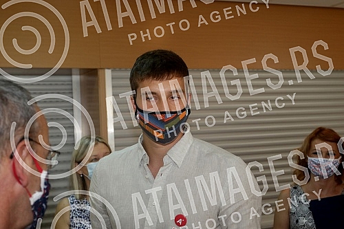 For the tenth time, the US Embassy in Serbia, in cooperation with the  Red Cross of Serbia, marked the anniversary of the tragic attacks on New York and Washington by organizing an action of voluntary blood donation.Ambasada SAD u Srbiji je po deset