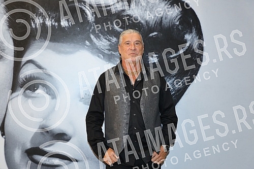 The famous Split tenor Goran Karan, after two big successful concerts in the Serbian capital in 2018 and 2019, returned to the Big Stage of the mts Dvorana.Proslavljeni splitski tenor Goran Karan, nakon dva velika uspesna koncerta u srpskoj preston