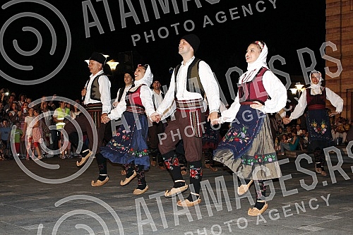 Opening ceremony of Dukat fest held in Banja Luka in front of temlp of Hrista Spasitelja.Svecana ceremonija otvaranja Dukat festa odrzana u Banja Luci ispred Hrama Hrista Spasitelja.