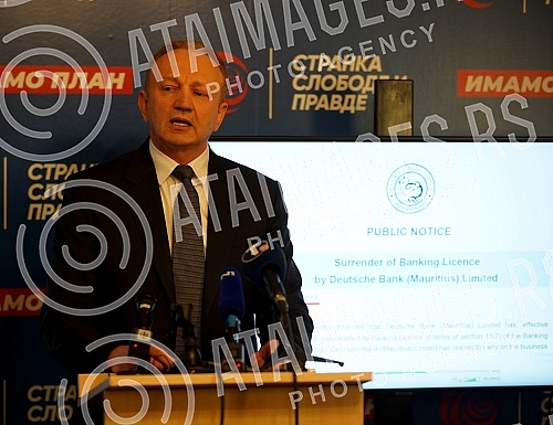 The president of the Freedom and justice party, Dragan Djilas, held a press conference at the SPP headquarters.
Predsednik Stranke slobode i pravde Dragan Djilas odrzao je konferenciju za novinare u sedistu SSP-a The president of the Freedom and justice party, Dragan Djilas, held a press conference at the SPP headquarters.
Predsednik Stranke slobode i pravde Dragan Djilas odrzao je konferenciju za novinare u sedistu SSP-a