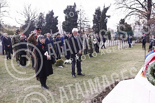 By laying wreaths at the Commonwealth Cemetery, the British Embassy in Serbia marked World War I Armistice Day, and the ceremony was led by British Ambassador Sian MacLeod. Polaganjem venaca na groblju Komonvelta, ambasada Velike Britanije u Srbiji