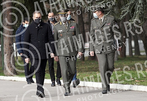At the Topcider Guard House, Serbian President Aleksandar Vucic, Defense Minister Nebojsa Stefanovic and Chief of General Staff Milan Mojsilovic attended a presentation on the results of the analysis of the state of functional and operational capabil