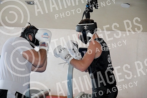 Boxer Veljko Raznatovic in the camp on Avala where he trains. Bokser Veljko Raznatovic u kampu na Avali gde trenira.
