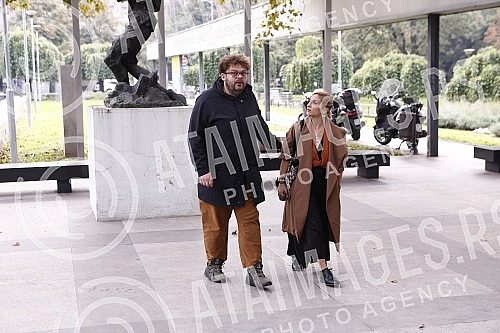 The commemoration of Branko Cvejic, in agreement with the family, was held in the Yugoslav Drama Theatre.
Komemoracija Branku Cvejicu, u dogovoru sa porodicom, odrzana je u u Jugoslovenskom dramskom pozoristu. The commemoration of Branko Cvejic, in agreement with the family, was held in the Yugoslav Drama Theatre.
Komemoracija Branku Cvejicu, u dogovoru sa porodicom, odrzana je u u Jugoslovenskom dramskom pozoristu.