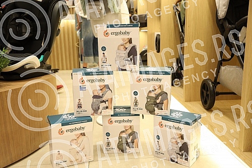 Promotion of new products of the BeSafe and Ergobaby brands with certified educators was held in the Jungle Baby store.Promocija novih proizvoda brendova BeSafe i Ergobaby uz sertifikovane edukatore odrzana je u Jungle Baby prodavnici.