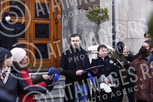 A press conference was held in front of the Government of Serbia on the action Kreni Promeni on the occasion of submitting a petition with 290,000 signatures, which would prevent the exploitation of lithium in Serbia.
Ispred Vlade Srbije odrzana je A press conference was held in front of the Government of Serbia on the action Kreni Promeni on the occasion of submitting a petition with 290,000 signatures, which would prevent the exploitation of lithium in Serbia.
Ispred Vlade Srbije odrzana je