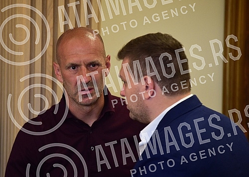 The official promotion of the new set of Nike FK Partizan jerseys for the 2022/23 season was held in the VIP Lounge above the center line of the Partizan stadium.Svecana promocija nove garniture Nike dresova FK Partizan za sezonu 2022/23 odrzana je