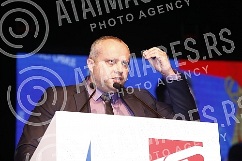 As part of the election campaign, the Party of United Pensioners of Serbia held a rally in Cacak.
Partija ujedinjenih penzionera Srbije u sklopu preidzborne kampanje odrzala je miting u Cacaku. As part of the election campaign, the Party of United Pensioners of Serbia held a rally in Cacak.
Partija ujedinjenih penzionera Srbije u sklopu preidzborne kampanje odrzala je miting u Cacaku.