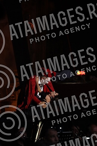 The project Opera on the water on the plateau behind the Geozavod was realized for the fourth time in the capital of Serbia, and the program included an all-evening performance of the opera Rigoletto, in which the main title role was played by the fa