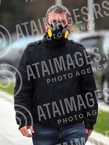 The President of the Environmental Protection Committee in the Serbian Parliament, Aleksandar Jovanovic Cuta, held a press conference where the topic was the alarming situation due to air pollution.
Predsednik odbora za zastitu zivotne sredine u Sku The President of the Environmental Protection Committee in the Serbian Parliament, Aleksandar Jovanovic Cuta, held a press conference where the topic was the alarming situation due to air pollution.
Predsednik odbora za zastitu zivotne sredine u Sku