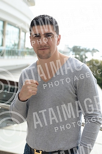 Marko Huk (Marco Huck ili Muamer Hukic) profesionalni bokser na pripremama u Antaliji (Antalya) regia Lara u hotelu Mirikl (Miracle).