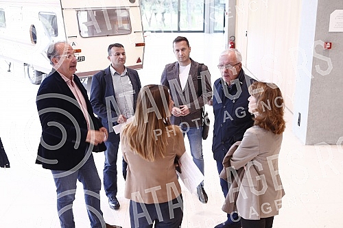 A press conference was held at the Museum of Contemporary Art on the occasion of the announcement of the program to mark the centenary of the birth of one of the initiators of the museum and its longtime manager Miodrag B. Protic.
U Muzeju savremene A press conference was held at the Museum of Contemporary Art on the occasion of the announcement of the program to mark the centenary of the birth of one of the initiators of the museum and its longtime manager Miodrag B. Protic.
U Muzeju savremene