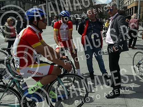 The 15th International Bicycle Race Belgrade - Banja Luka started from the Republic square.Sa Trga republike krenula je 15. Medjunarodna biciklisticka trka Beograd - Banjaluka.