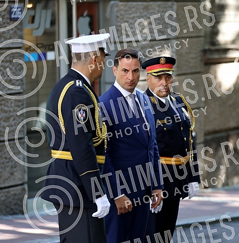 As part of the celebration of Interior Ministry Day and Police Day, a police delegation laid a wreath at the Cukur Fountain, which is of historical importance to the Serbian police, since it clashed with the Turkish army for the first time.
U sklop As part of the celebration of Interior Ministry Day and Police Day, a police delegation laid a wreath at the Cukur Fountain, which is of historical importance to the Serbian police, since it clashed with the Turkish army for the first time.
U sklop