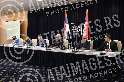 The presentation of the inflation report was held at the National Bank of Serbia.
U Narodnoj banci Srbije odrzana je prezentacija izvestaja o inflaciji. The presentation of the inflation report was held at the National Bank of Serbia.
U Narodnoj banci Srbije odrzana je prezentacija izvestaja o inflaciji.