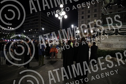 12. The Vidovdan liturgy with the blessing of His Eminence the Bishop of Raska and Prizren in exile G. G. Ksenofont began with a gathering at the monument to Prince Mihailo, where the Akathist was consecrated to the Holy Great Martyr Prince Lazar, an