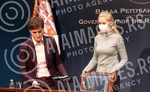 After the session of the Government of the Republic of Serbia, the Prime Minister of Serbia, Ana Brnabic, addressed the media. Po zavrsetku sednice Vlade Republike Srbije predsednica Vlade Srbije Ana Brnabic obratila se medijima. 