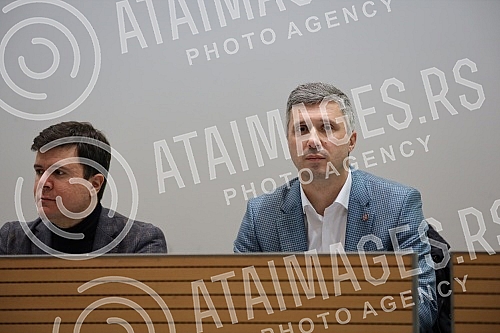 Organized by the Serbian movement Dveri in the hall of the Municipal Assembly of Stari grad, a panel discussion was held on the referendum LET'S NOT GIVE A CONSTITUTION!U organizaciji Srpskog pokreta Dveri u sali Skupstine opstine Stari grad odrzan