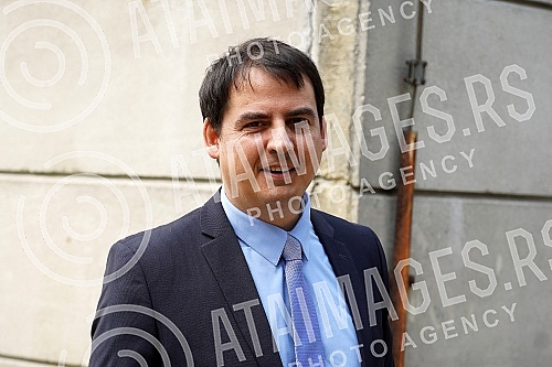 Zoran Kesic in front of the United media studio where the show 