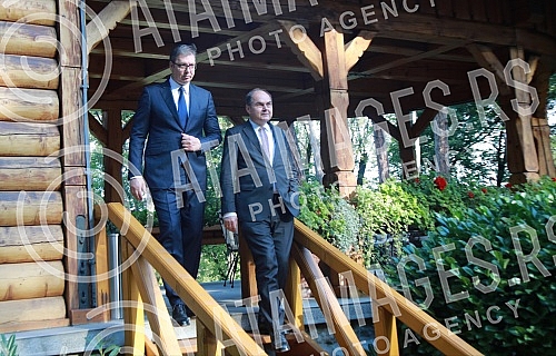 The President of the Republic of Serbia, Aleksandar Vucic, met with the High Representative of the International Community in Bosnia and Herzegovina, Christian Schmidt, at Villa Mir.
Predsednik Republike Srbije Aleksandar Vucic sastao se sa Visokim The President of the Republic of Serbia, Aleksandar Vucic, met with the High Representative of the International Community in Bosnia and Herzegovina, Christian Schmidt, at Villa Mir.
Predsednik Republike Srbije Aleksandar Vucic sastao se sa Visokim