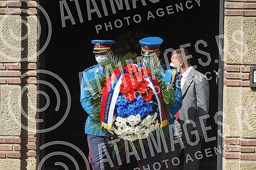 Former President of the Presidency of the SFRY Borisav Jovic was buried in the Alley of Merited Citizens at the New Cemetery in Belgrade, with military and state honors.
Nekadasnji predsednik Predsednistva SFRJ Borisav Jovic sahranjen je u Aleji zas Former President of the Presidency of the SFRY Borisav Jovic was buried in the Alley of Merited Citizens at the New Cemetery in Belgrade, with military and state honors.
Nekadasnji predsednik Predsednistva SFRJ Borisav Jovic sahranjen je u Aleji zas